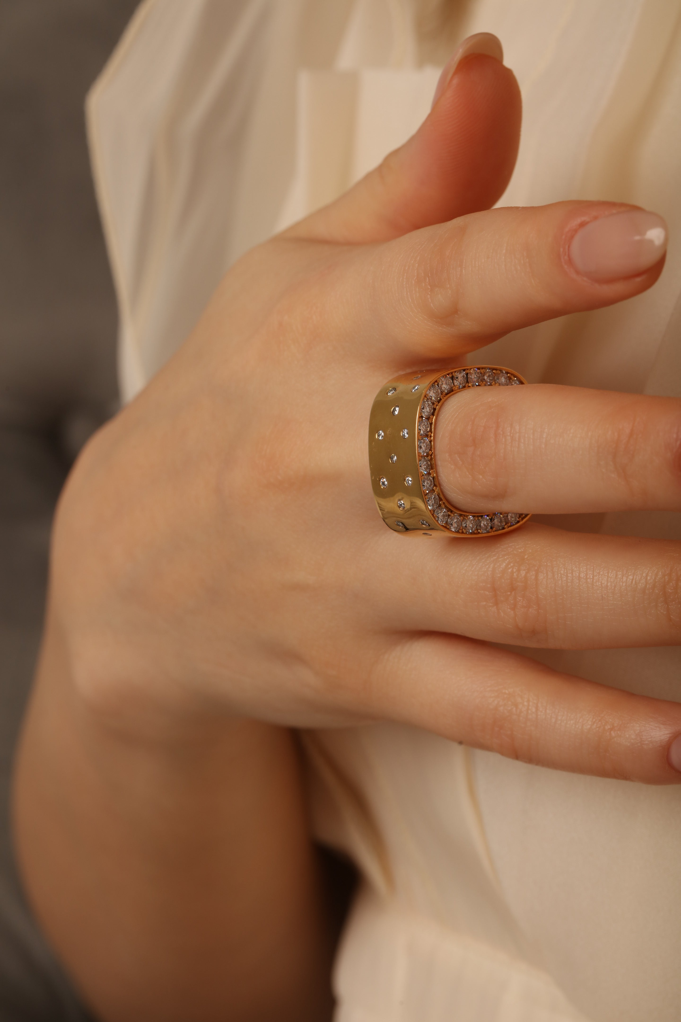 The Stellar Frame Ring