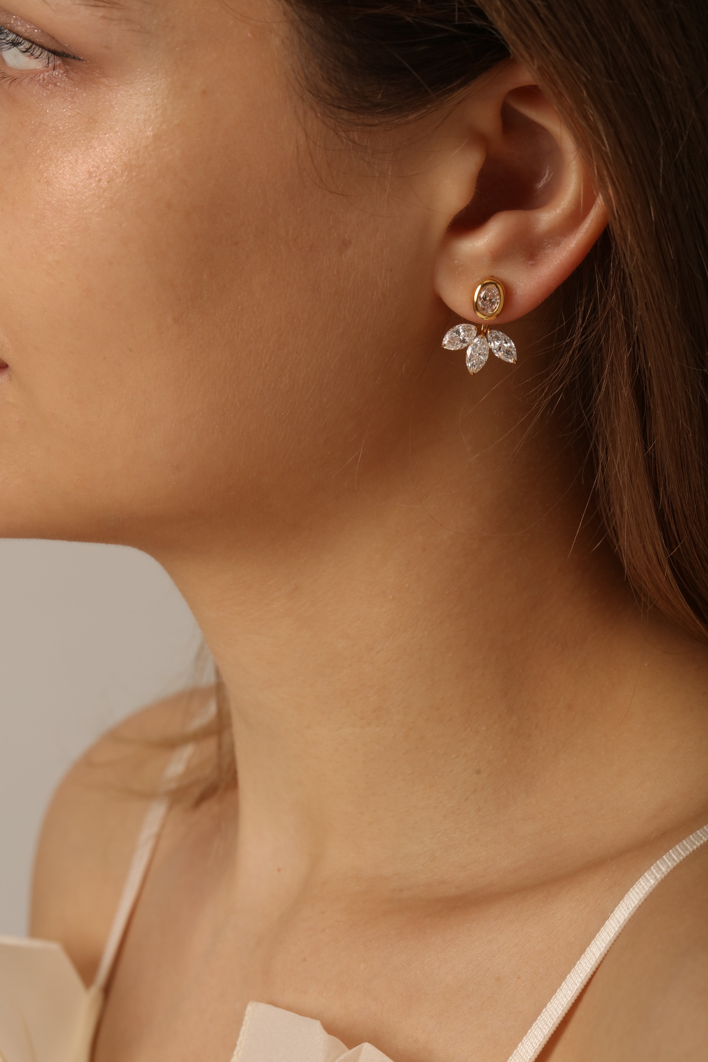 The Geometric Studs “Oval”