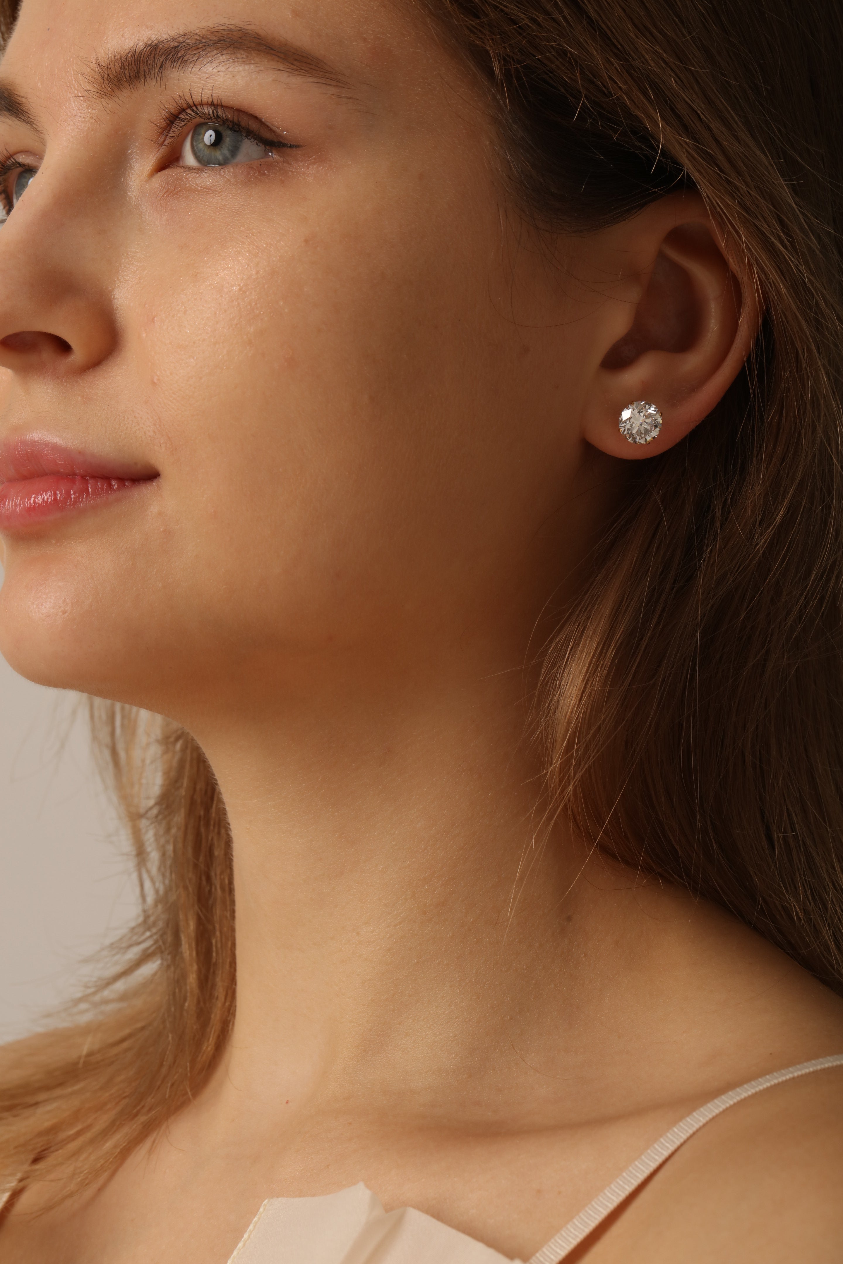 The Essentials Studs “Round”