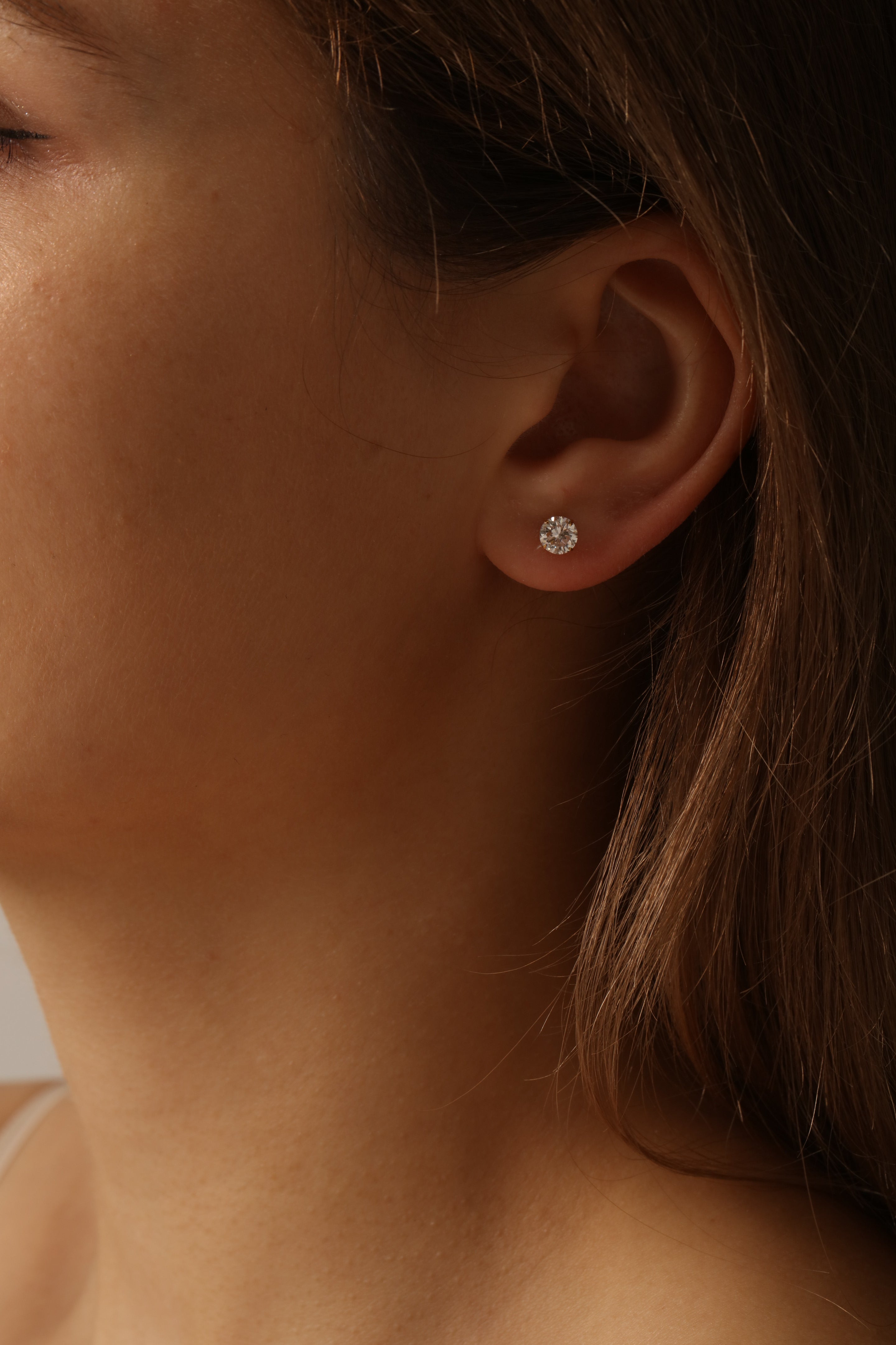 The Essentials Studs “Round”