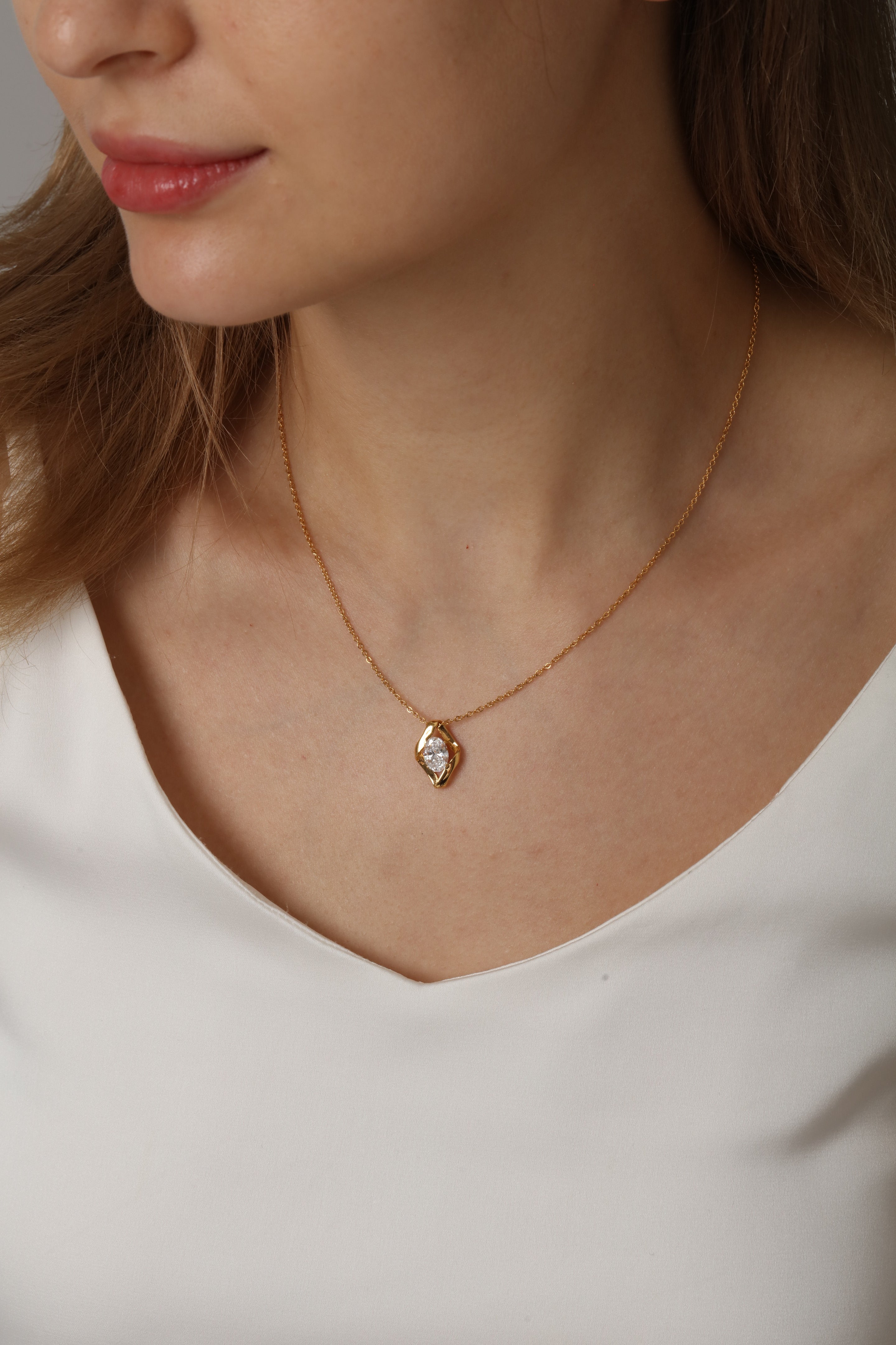 The Distorts Necklace