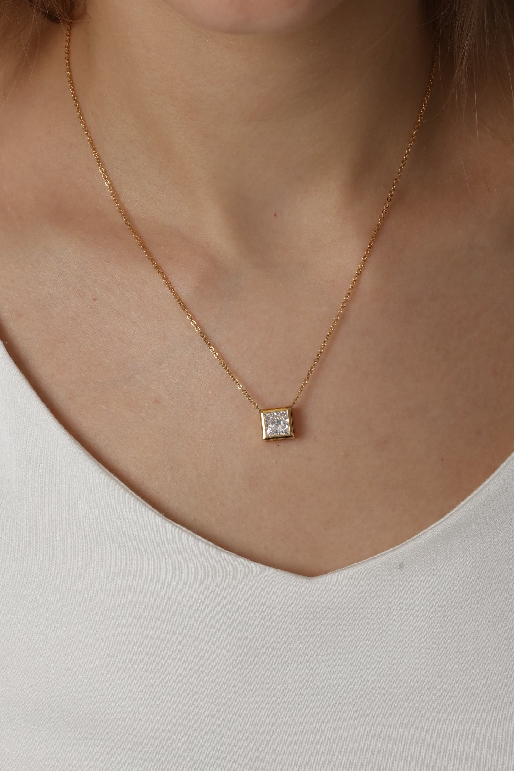 The Geometric Necklace 2ct “Princess cut”